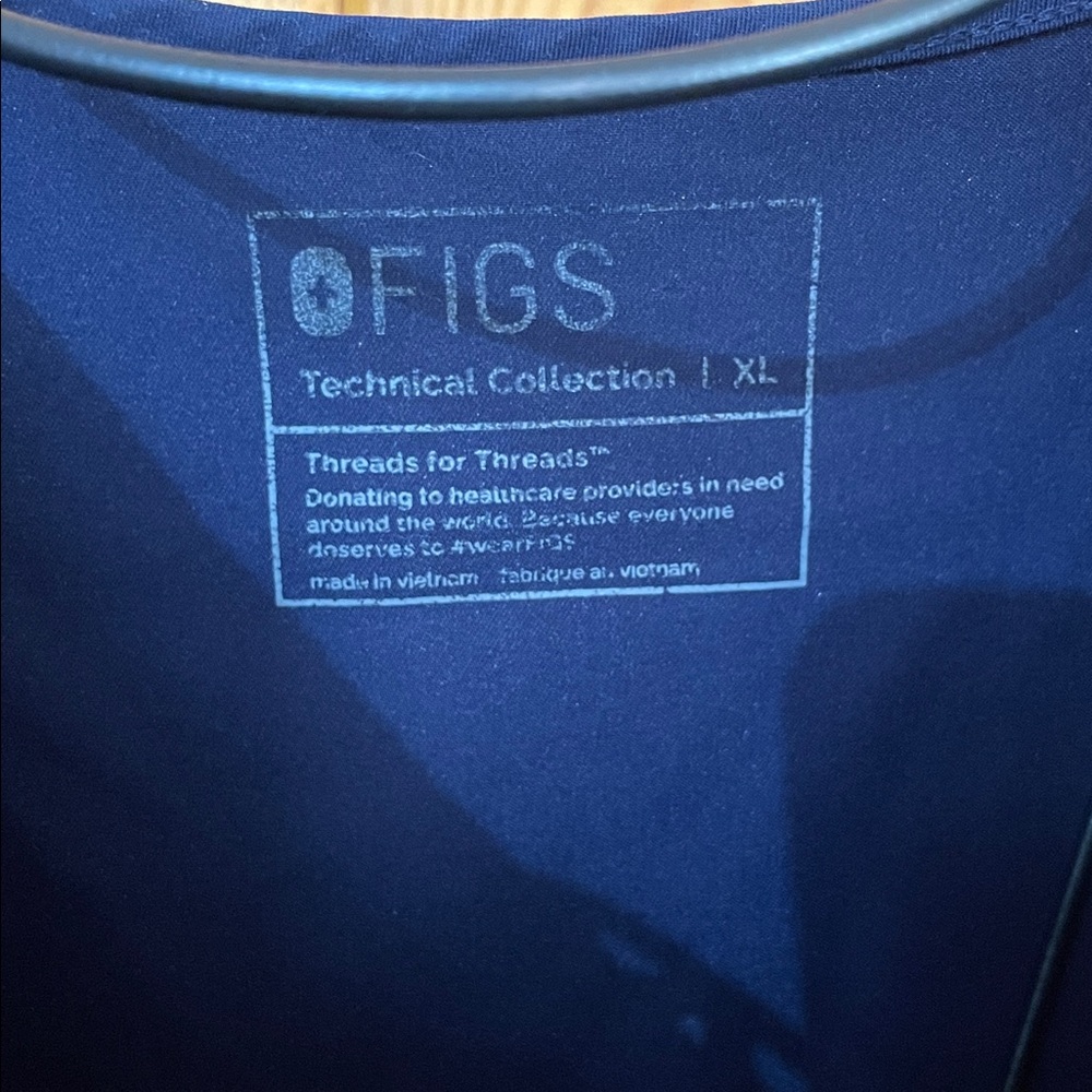 Fig Catarina one pocket scrub top women's nurse scrub top navy blue size XL - Picture 4 of 10